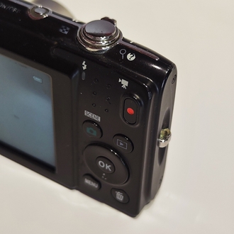 Nikon Coolpix S2600 Dijital Fotoğraf Makinesi