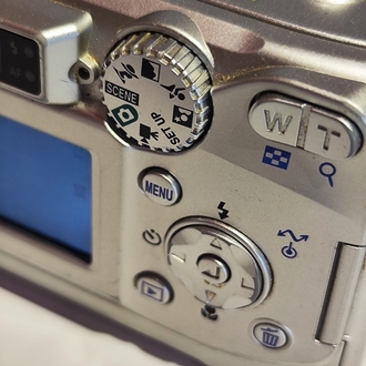
Nikon Coolpix 2200 Dijital Fotoğraf Makinesi