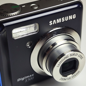 SAMSUNG S500 DİJİTAL FOTOĞRAF MAKİNESİ 