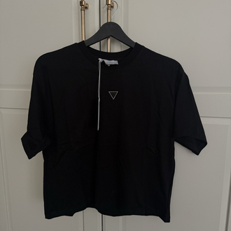 Guess tshirt