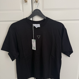 Guess tshirt