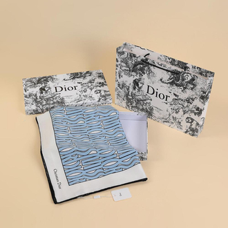 Dior eşarp 