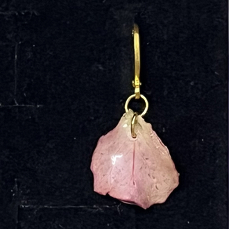 Pembe petal küpe