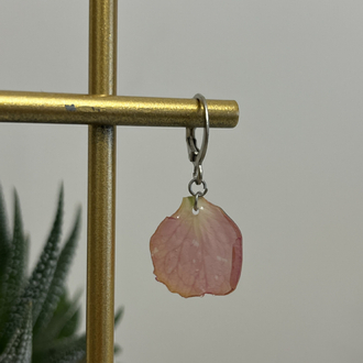 Pembe petal küpe