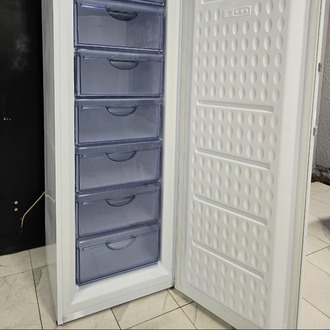 SIFIRLANMIŞ UĞUR 258 LT 7 BÖLMELİ DİKEY DERİN DONDURUCU