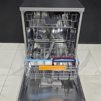 SIFIRLANMIŞ ARÇELİK PYANO SERİ GRİ 4 PROGRAMLI BULAŞIK MAKİNESİ