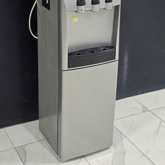 2. EL BOSCH RDW1370 GRİ ALTI DOLAPLI SICAK-SOĞUK SU SEBİLİ