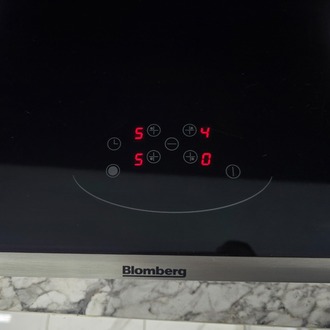 2. EL BLOMBERG CAM ENJEKSİYONLU ANKASTRE 4 GÖZLÜ OCAK