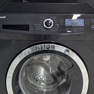 SIFIRLANMIŞ ARÇELİK SİYAH IN LOVE 8 KG 1200 DEVİR ÇAMAŞIR MAKİNESİ