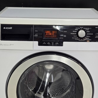 SIFIRLANMIŞ ARÇELİK 9 KG 1000 DEVİR ÇAMAŞIR MAKİNESİ