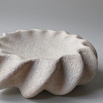 Wabi Sabi El Yapımı Dekoratif Kase | Dalgalı Ham Dokulu Orta Sehpa Objesi (26 cm)