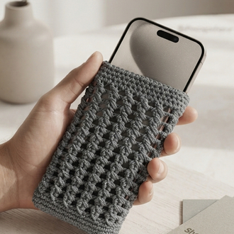El Örgüsü Antrasit Telefon Kılıfı | Handmade Crochet Phone Sleeve
