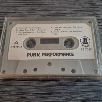 Punk Performance (Karışık-KASET)