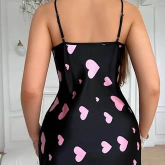 Pembe Kalp Desenli Siyah Saten Gecelik EXVY1336