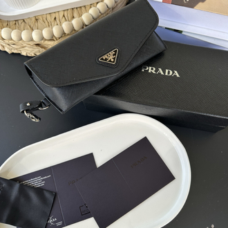 Prada Orjinal Kılıf ve Aksesuarları