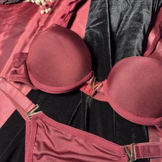 Kırmızı altın detaylı push-up detaylı sütyen takımı