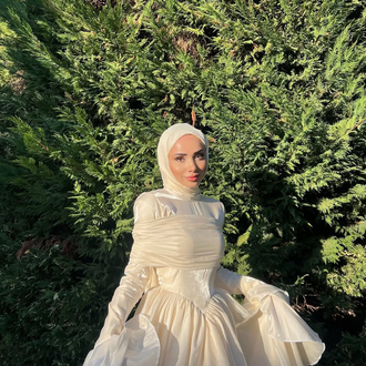 Yani saya model