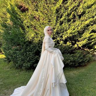 Yani saya model