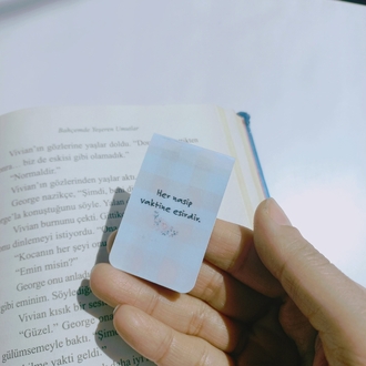 Çay ve kitap temalı mıknatıslı kitap ayracı
