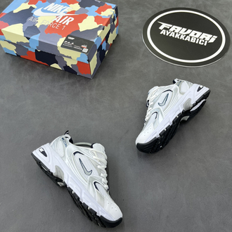 Nike 530