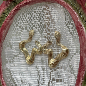 Kadın Kararmaz Çelik Dalgalı Form Gold Küpe