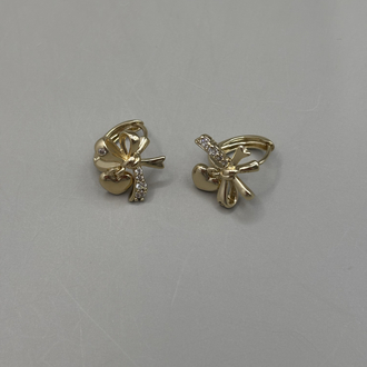 Kadın Kararmaz Çelik Kalp Detaylı Fiyonk Model Zirkon Taş Gold Küpe