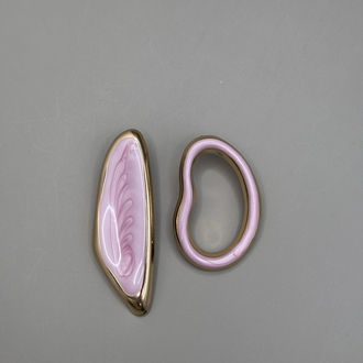 Kadın Pembe Asimetrik Tasarım Gold Küpe