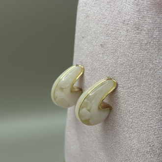 Kadın Gold Detaylı Sedef Görünümlü Modern Küpe