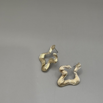 Kadın Kararmaz Çelik Dalgalı Form Gold Küpe