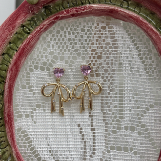 Kadın Kararmaz Çelik Pembe Kalp Taşlı Fiyonk Model Gold Küpe