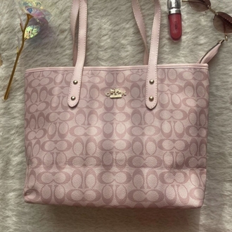 Coach Pembe Big Tote Shoulder Bag