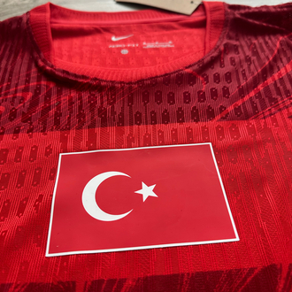 Türkiye Milli Takım 2026 İç Saha Profesyonel “Kenan Yıldız” Maç Forması 