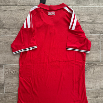 Manchester United 2026-2027 İç Saha
