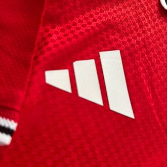Manchester United 2026-2027 İç Saha