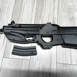 FN F2000 Maket