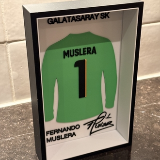 Fernando Muslera Galatasaray SK Özel Tasarım 3 Boyutlu (3D) Premium Çerçeve Forma