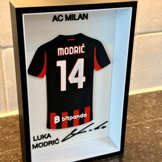 Luka Modrić AC Milan Özel Tasarım 3 Boyutlu (3D) Premium Çerçeve Forma