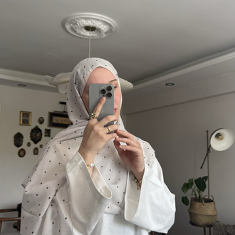 Puantiye Desenli Şal