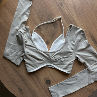 CREAM LONGSLEEVE ( göğüs pedli)