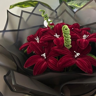 7 li Bordo Lilyum Buket