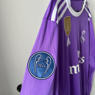 RETRO REAL MADRİD 16/17 CRİSTİANO RONALDO UZUN KOLLU MAÇ FORMASI 