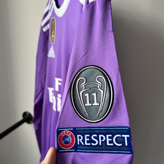 RETRO REAL MADRİD 16/17 CRİSTİANO RONALDO UZUN KOLLU MAÇ FORMASI 