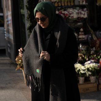 Karakter Baskılı Antrasit Atkı