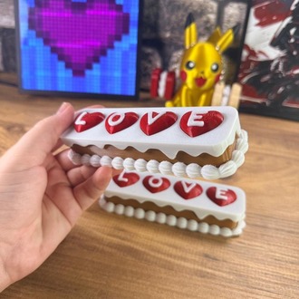 Love yazılı Clicker'lı Pasta Dilimi 