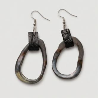 El Yapımı Stoneware & Siyah Deri Küpe
