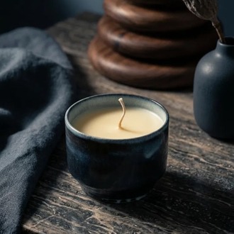 El Yapımı Stoneware Kapta Soya Mum – 250 g (mavi)