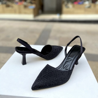 Siyah taşlı 6 cm topuklu ayakkabı