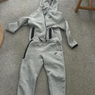 Nike Tech Fleece