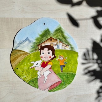 Heidi ve Baharın Neşesi – El Yapımı Seramik Duvar Panosu