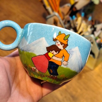 Heidi & Peter El Çizimi Seramik Kupa – El Yapımı Nostaljik Kupa